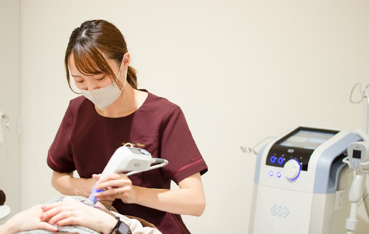 美容施術は女性スタッフが行います